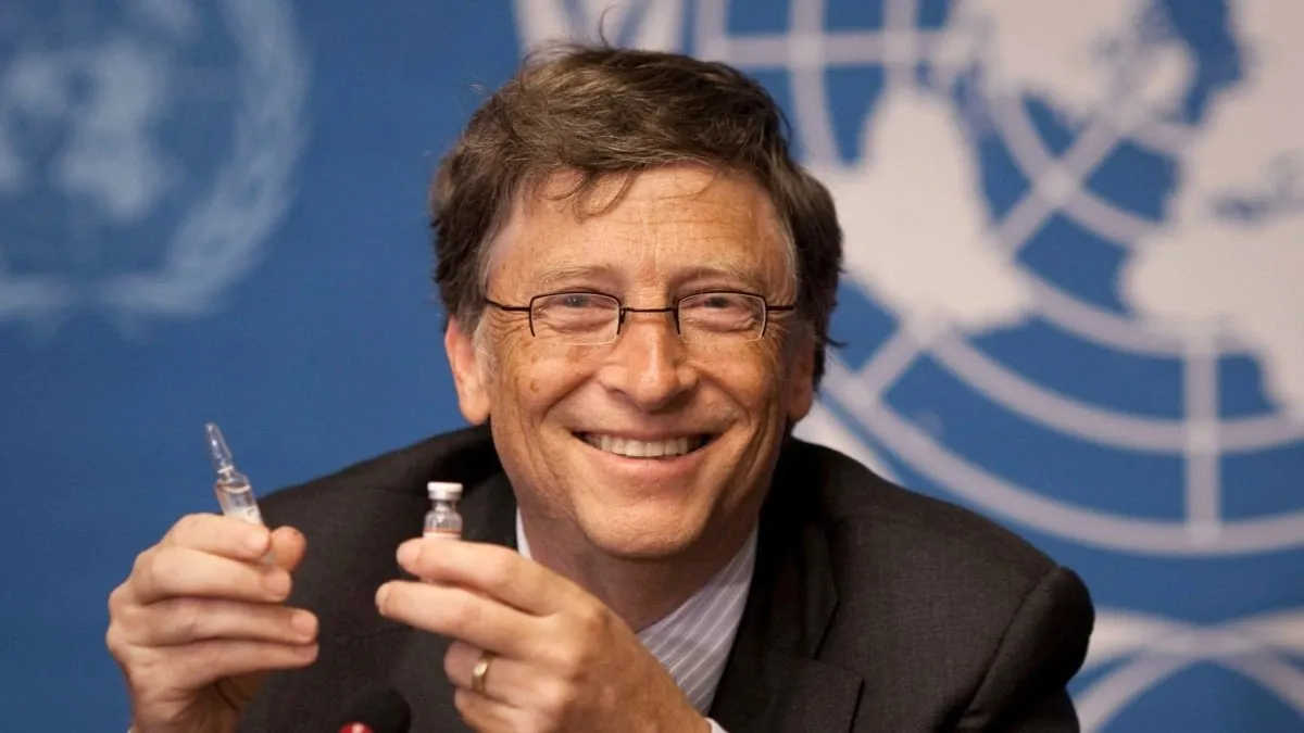 Bill Gates with Vaccine